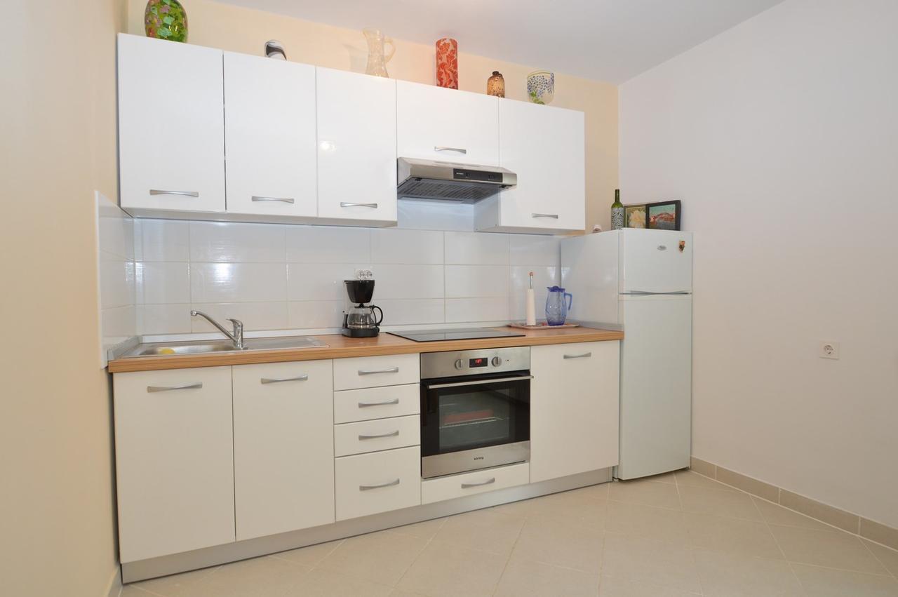 Apartment With Garden - Ana 1 Mali Lošinj Extérieur photo