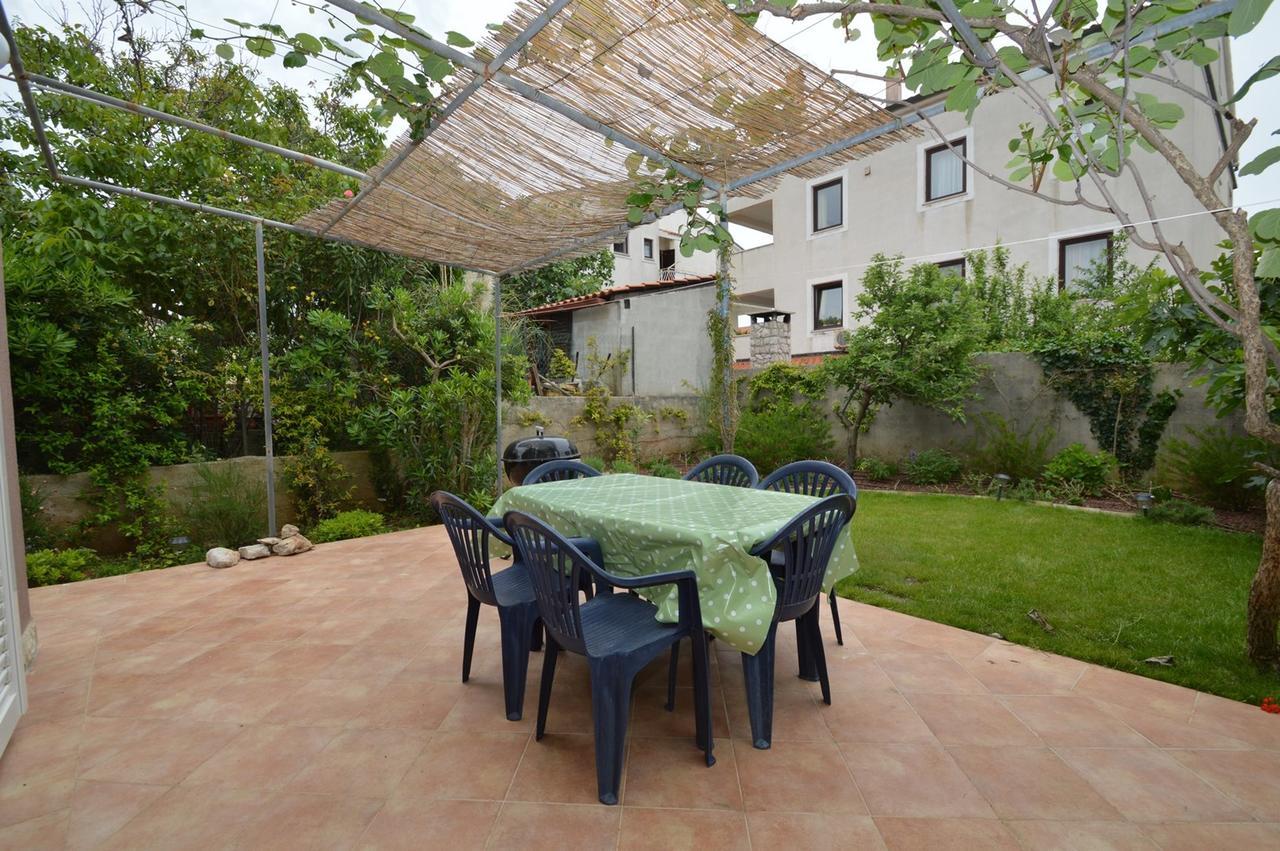 Apartment With Garden - Ana 1 Mali Lošinj Extérieur photo